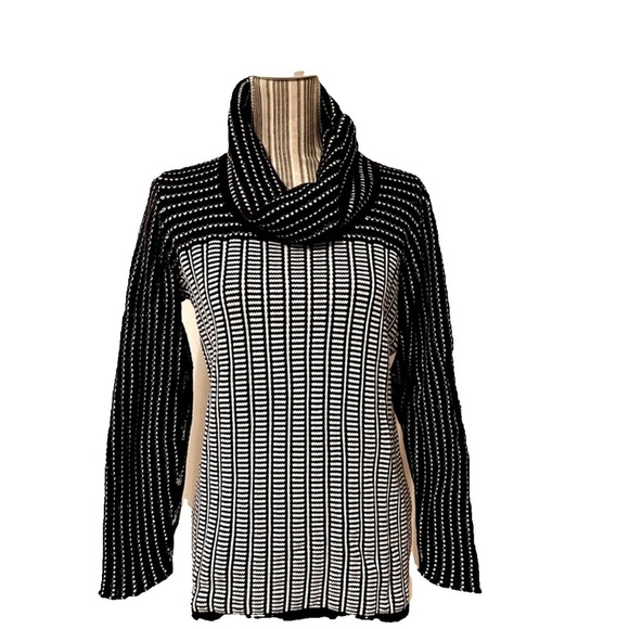 Calvin Klein Black & White cowl neck sweater size large - Picture 1 of 8